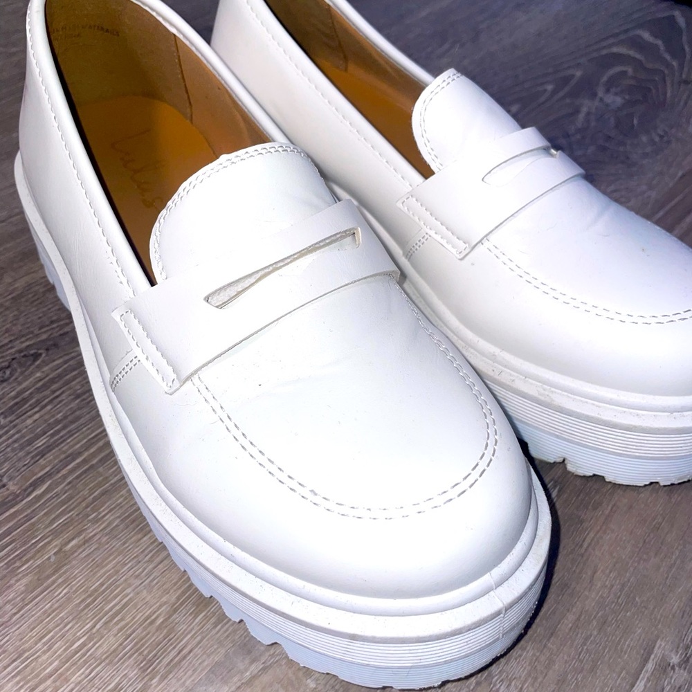Great condition LuLus Loafer. Size 38.